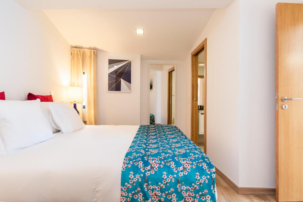 Perfect 1 Bed In Chiado With Terrace And Aircon Leilighet Lisboa Eksteriør bilde