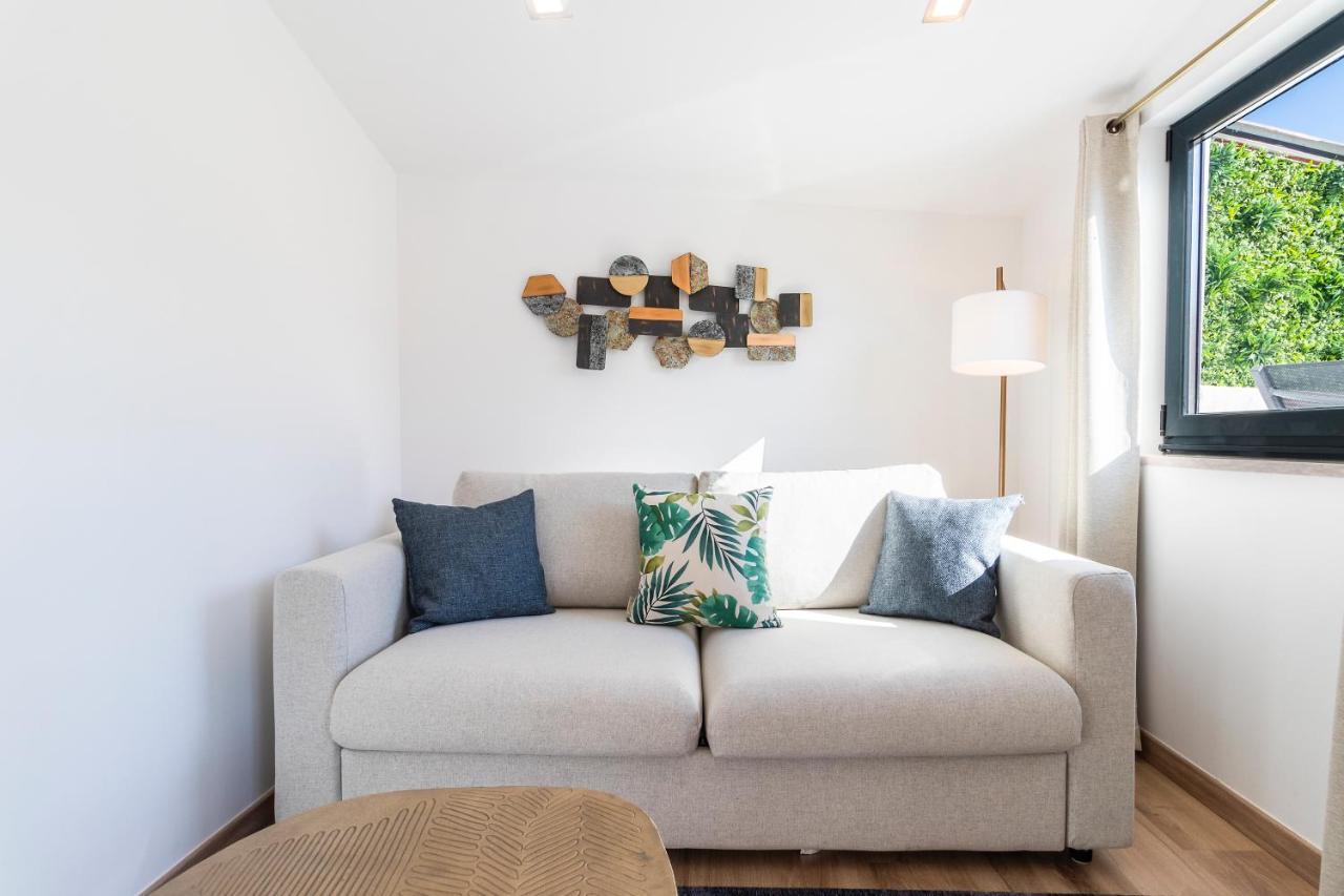Perfect 1 Bed In Chiado With Terrace And Aircon Leilighet Lisboa Eksteriør bilde