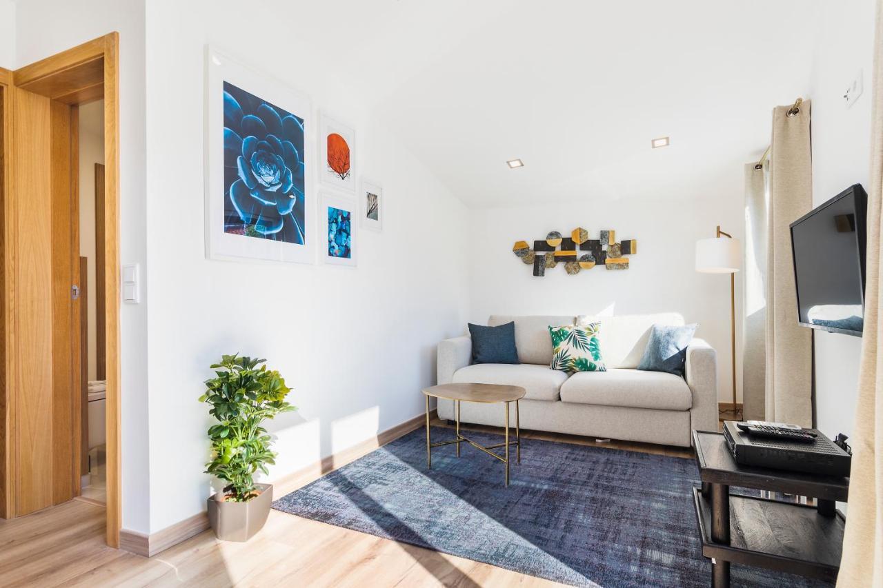 Perfect 1 Bed In Chiado With Terrace And Aircon Leilighet Lisboa Eksteriør bilde